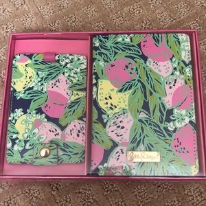 Lilly Pulitzer luggage tag and passport case